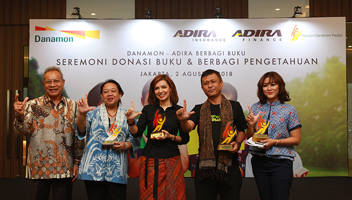 Bank Danamon dan Adira Berbagi Buku untuk Indonesia
