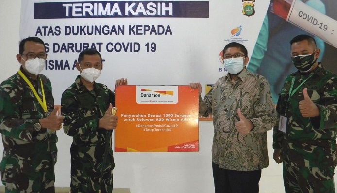 Bank Danamon Donates 1000 t-shirts to Wisma Atlet COVID-19 Emergency Hospital Volunteers (RSDC WA)