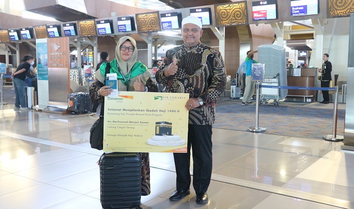 Danamon Syariah facilitates the journey of its customer to fulfill the Furoda Hajj pilgrimage during the Hajj season of 1444 AH / 2023 AD