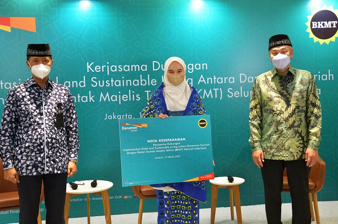 Danamon Syariah Dukung Implementasi Halal & Sustainable Living Kepada Badan Kontak Majelis Taklim (BKMT) Pusat