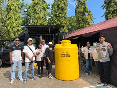 Danamon Distributes Aid to Survivors of Mount Lewotobi Laki-laki Eruption in East Flores