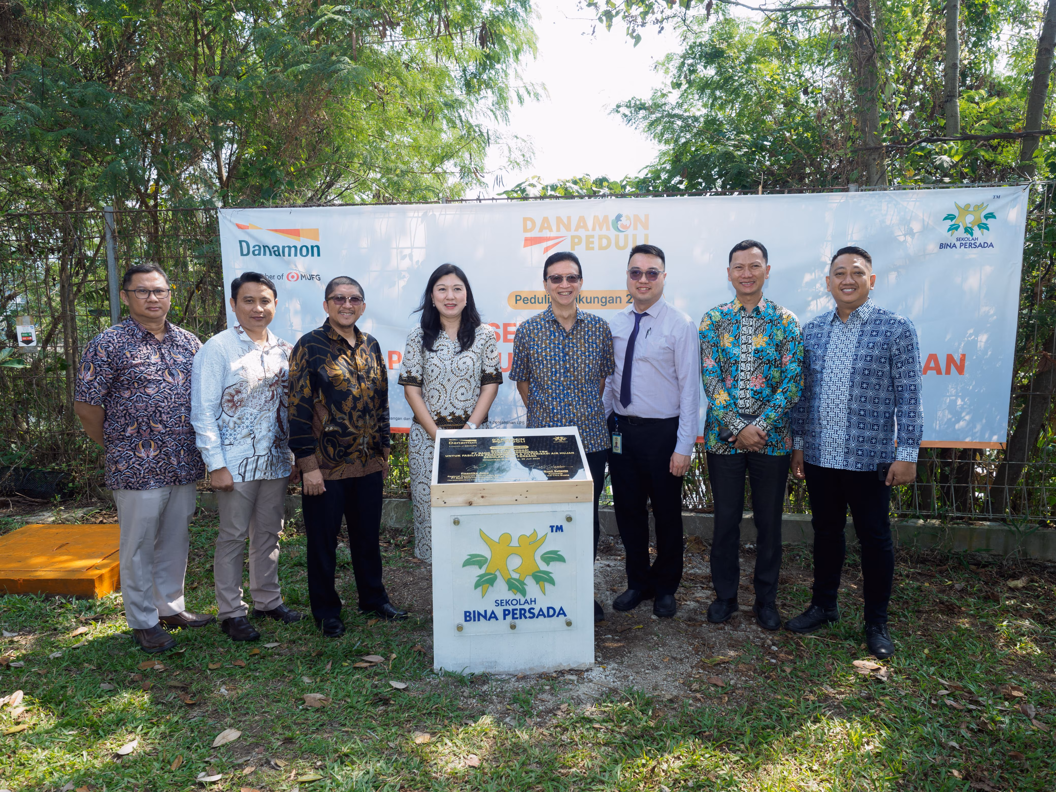 Danamon Peduli Realizes Sustainable Education Through Collaboration with Two Educational Institutions in West Java